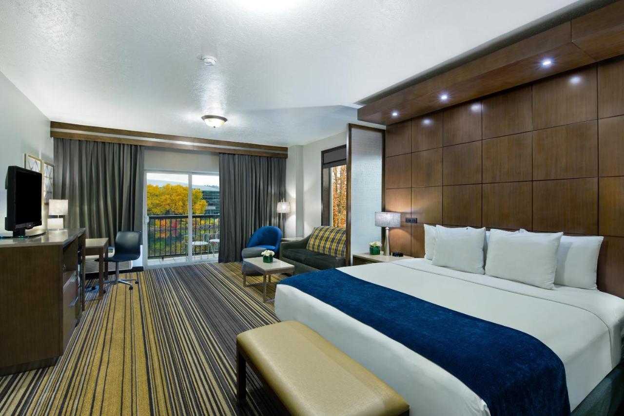 ออกซ์ฟอร์ด สวีท สโปแคน Hotel ภายนอก รูปภาพ