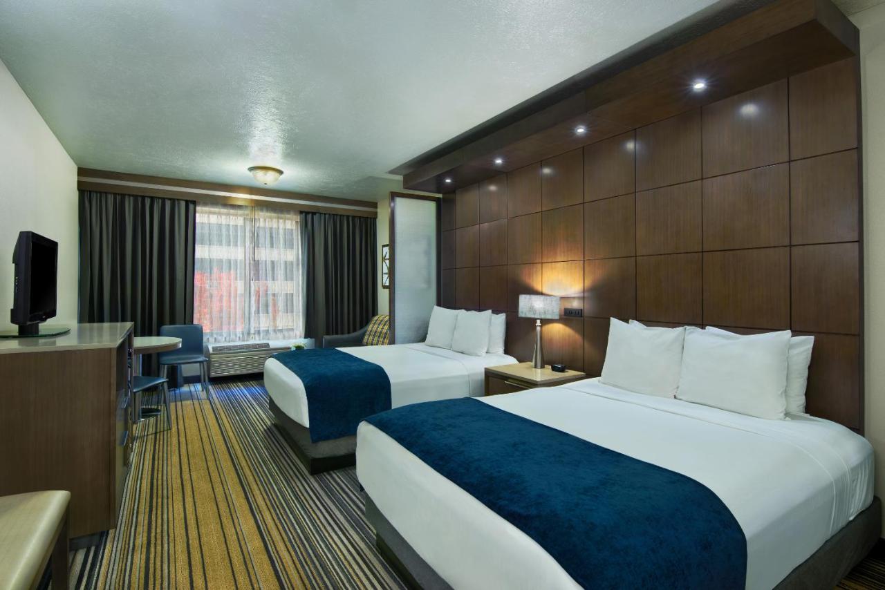 ออกซ์ฟอร์ด สวีท สโปแคน Hotel ภายนอก รูปภาพ