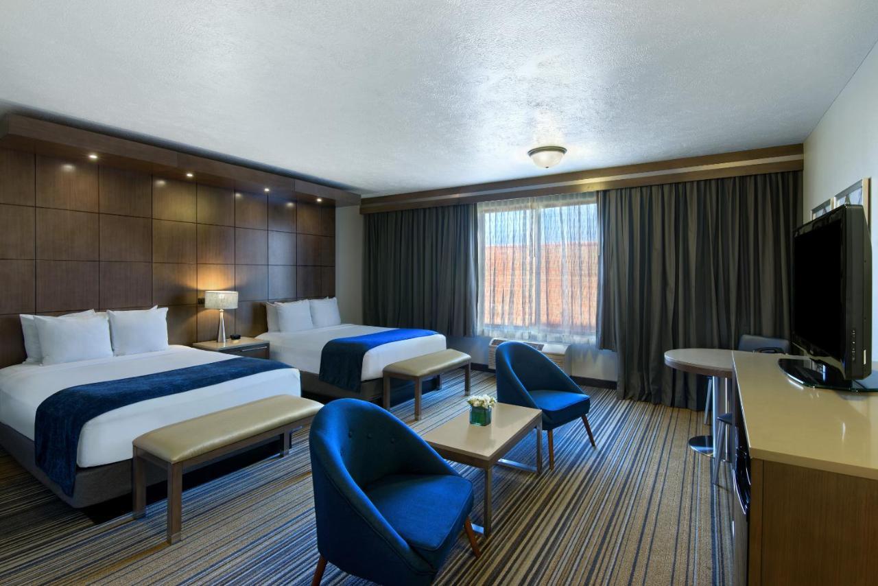 ออกซ์ฟอร์ด สวีท สโปแคน Hotel ภายนอก รูปภาพ