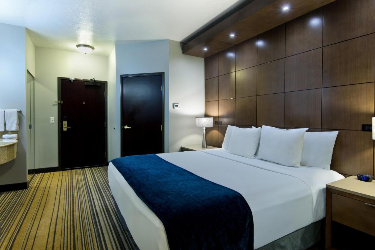 ออกซ์ฟอร์ด สวีท สโปแคน Hotel ภายนอก รูปภาพ